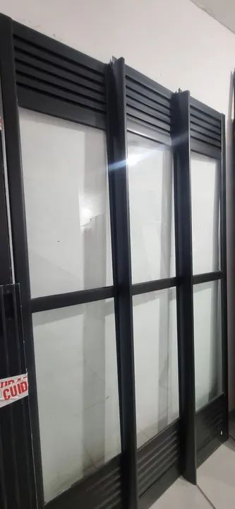 Porta de Alumínio com Vidro - 3 Folhas - Foto 6