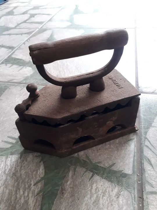 Ferro de Engomar Antigo