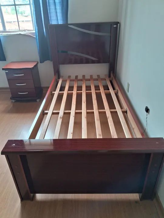 Cama de solteiro e Criado-Mudo com 3 Gavetas em madeira resinada - Foto 3