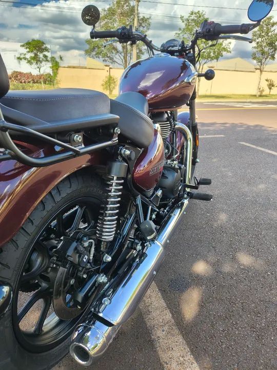 Royal Enfield Meteor 350 Stellar | 2024/2025 | Vermelha | Apenas 1.800 km - Foto 10