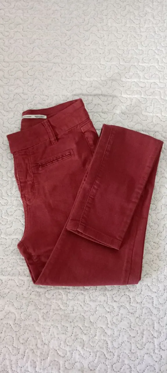 Calça marrom avermelhada feminina