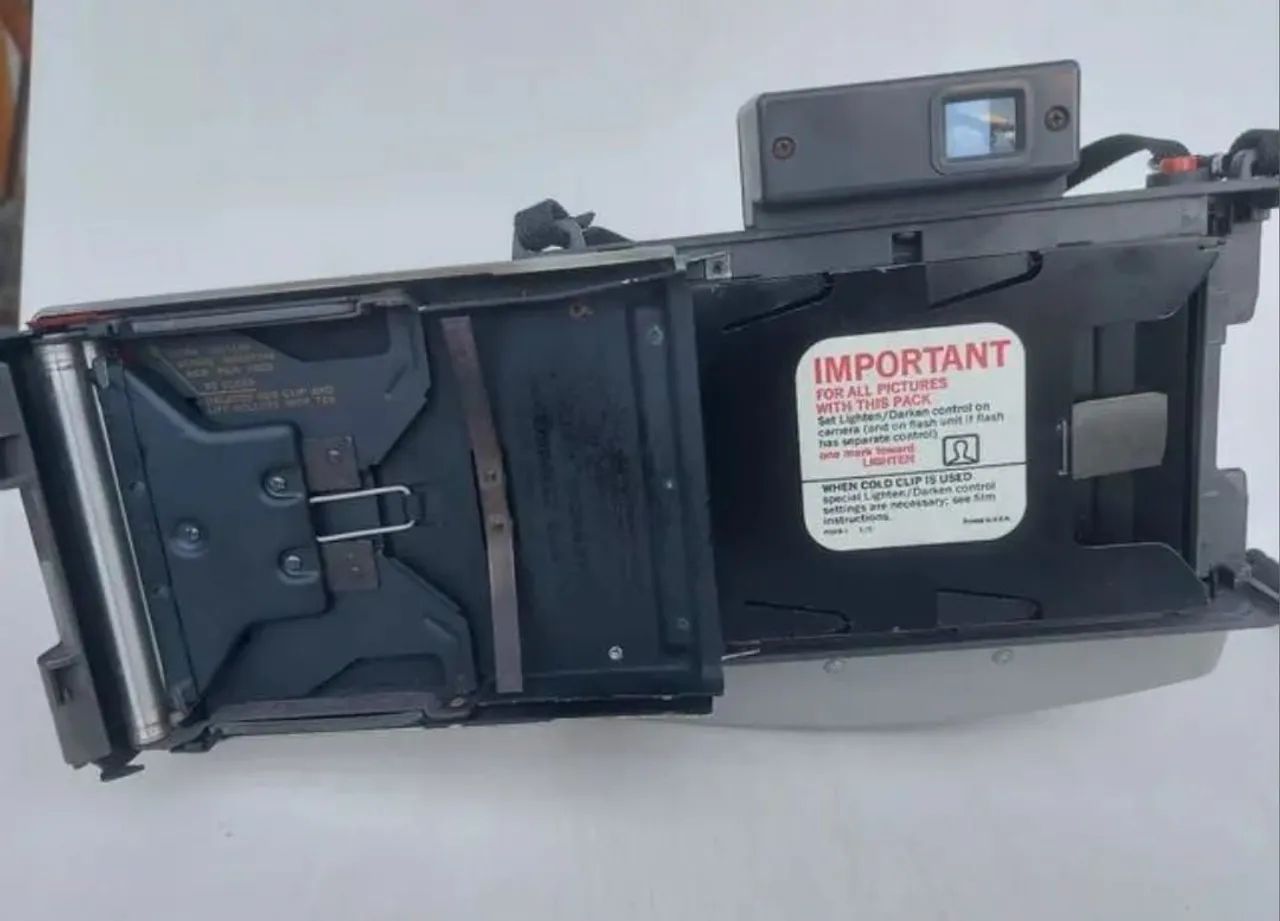 Câmera Polaroid Automática 210 - Foto 2