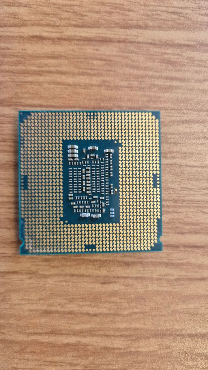 PROCESSOR I3-8100 WITH GPU Intel UHD Graphics 630 AND COOLER - LITTLE USED64307866592387121