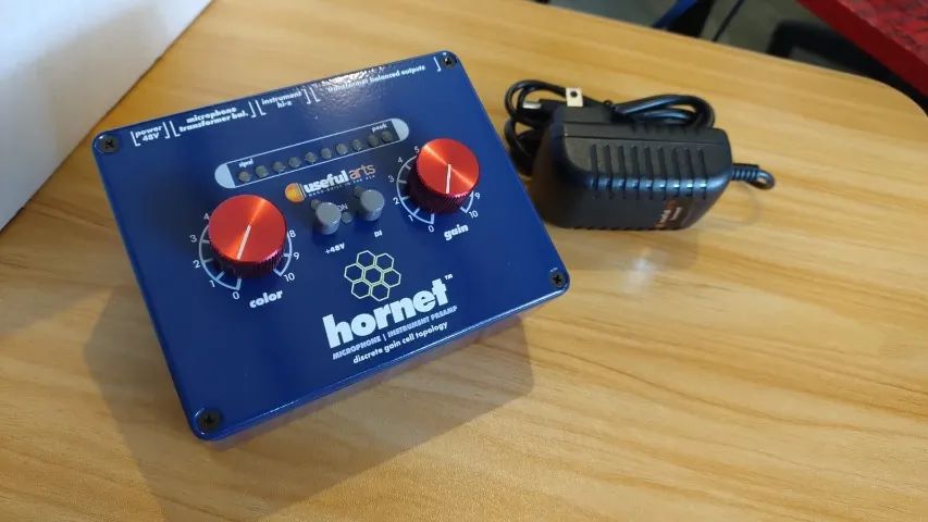 Useful Arts Hornet (preamp De Microfone E Instrumento / Di) - Foto 4