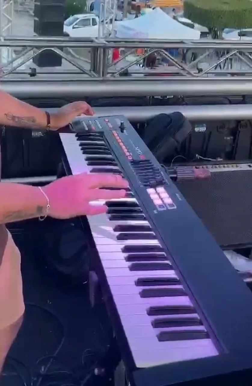 TECLADO ROLAND XPS10
