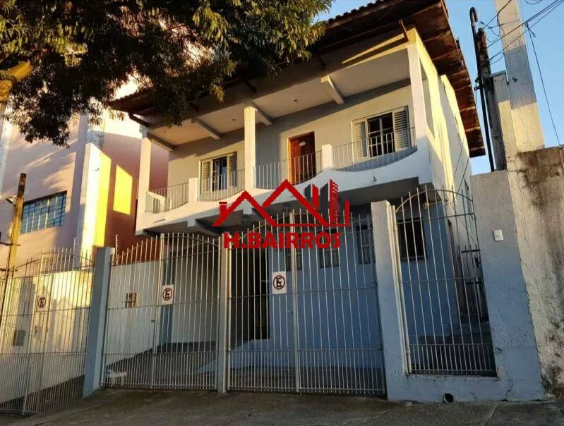 Sobrado com 08 Dormitórios, 04 Suítes à VENDA no Jardim Satélite - SJC