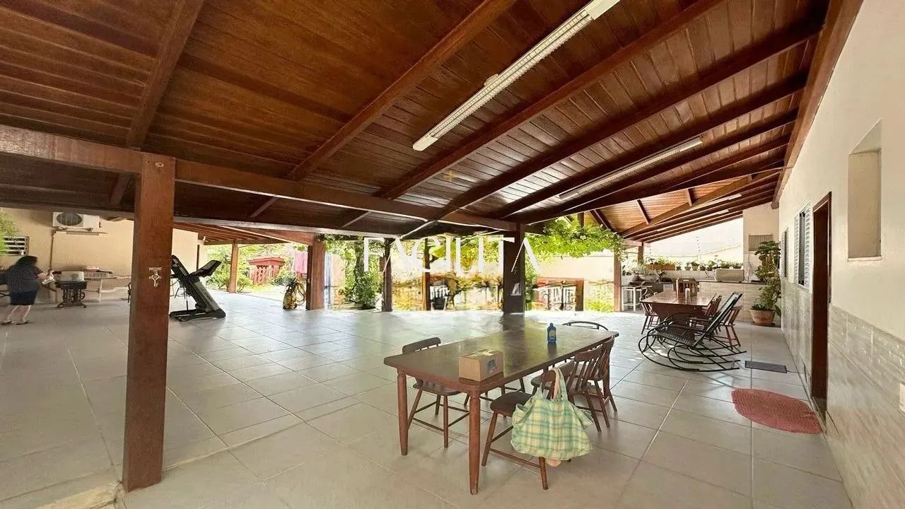 Casa com 5 quartos no bairro Trindade, Florianópolis. - Foto 2