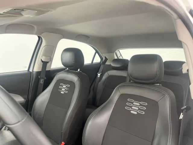 Chevrolet Onix Hatch LT 1.4 8V Flex Mec. 4P 2019 - Foto 6