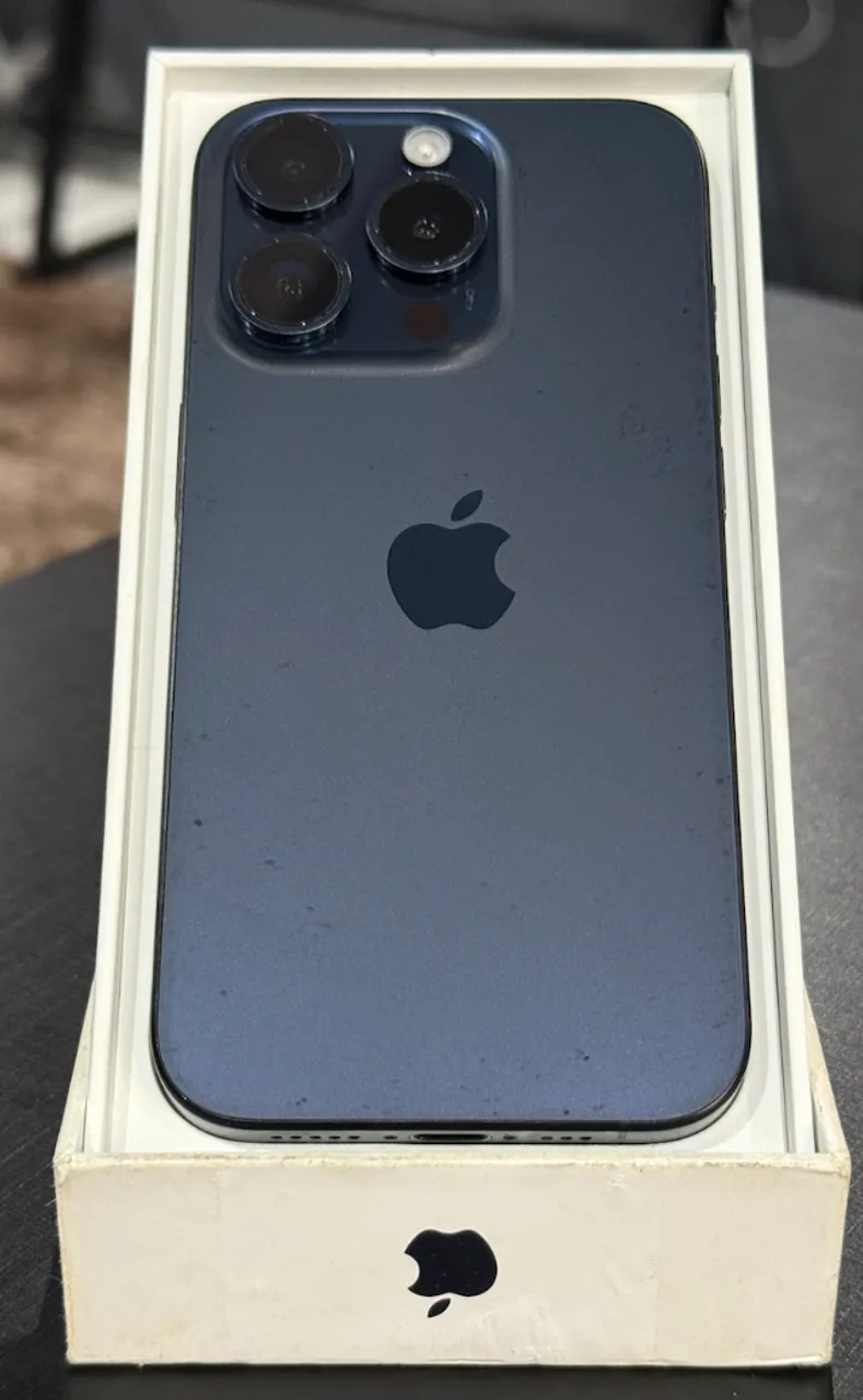 iPhone 15 pro 256gb azul em perfeito estado, ate 21x cartao