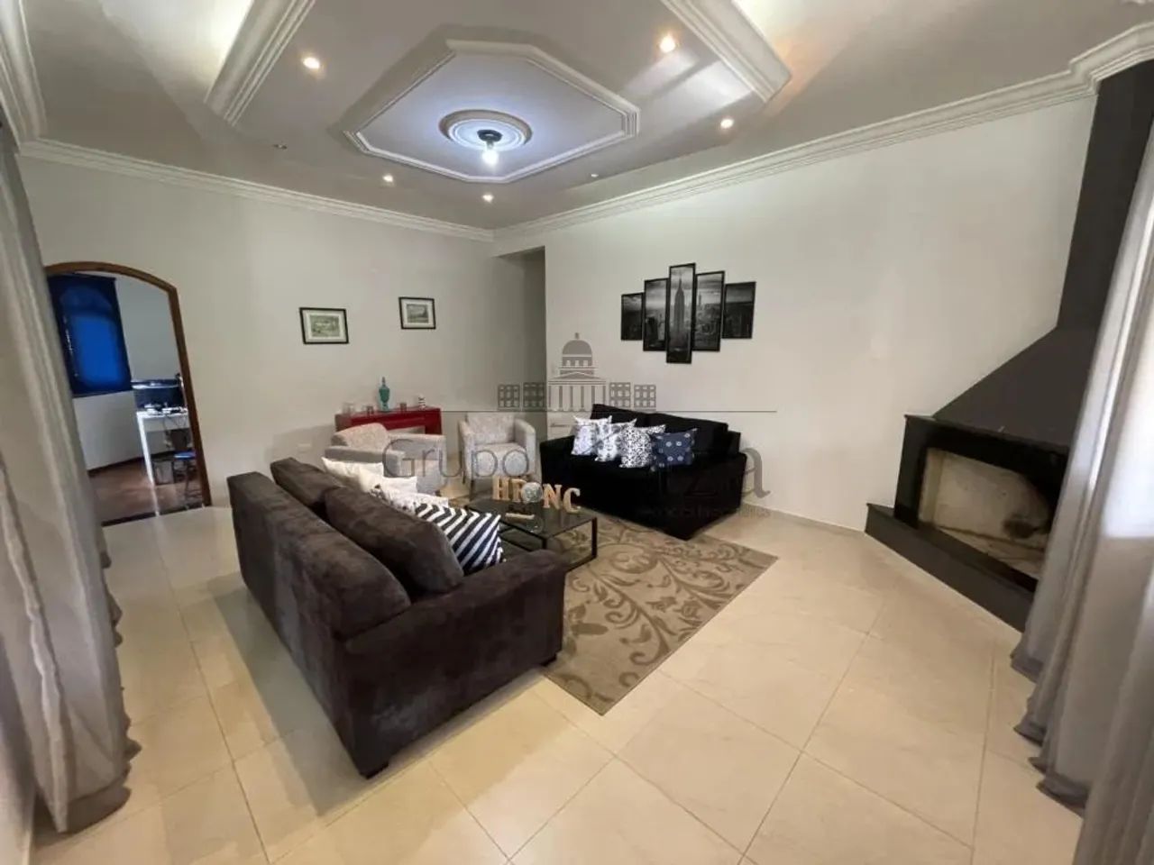 Casa Condomínio - Jacareí - Condomínio Mirante do Vale - 5 Dormitórios - 315m².