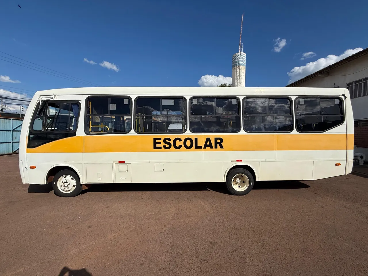 Ônibus Agrale Walkbus Panter ano 2014/2014 MWM com 22 Lugares e acessibilidade