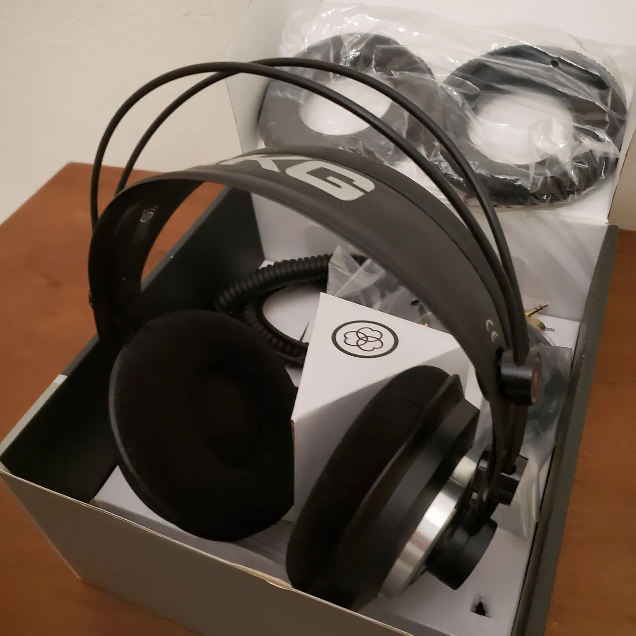 AKG K240 MKII - Fones de Ouvido Profissional