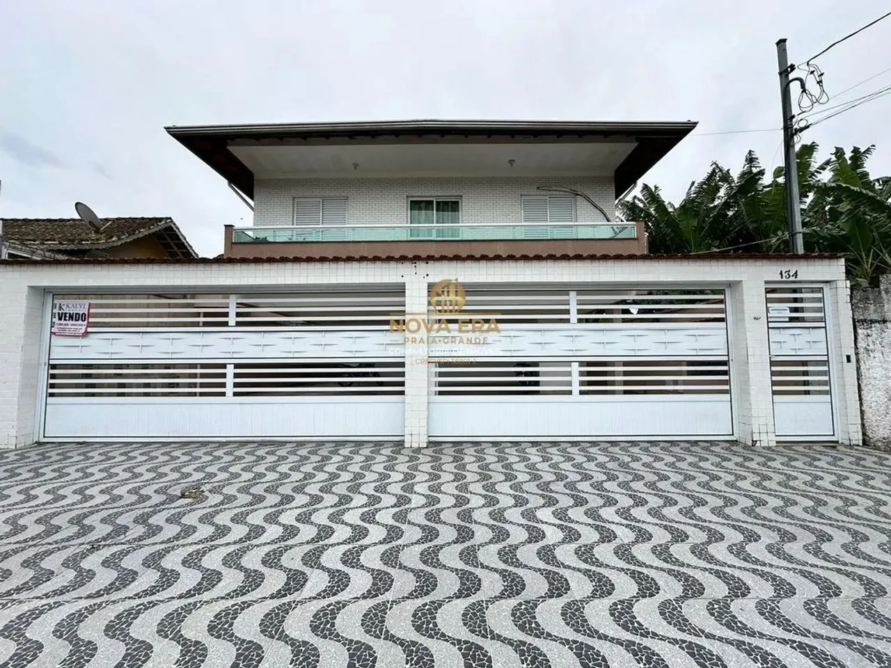 Linda Casa apenas 260mil,2dorm,1vaga garagem.aceita financiamento bancário