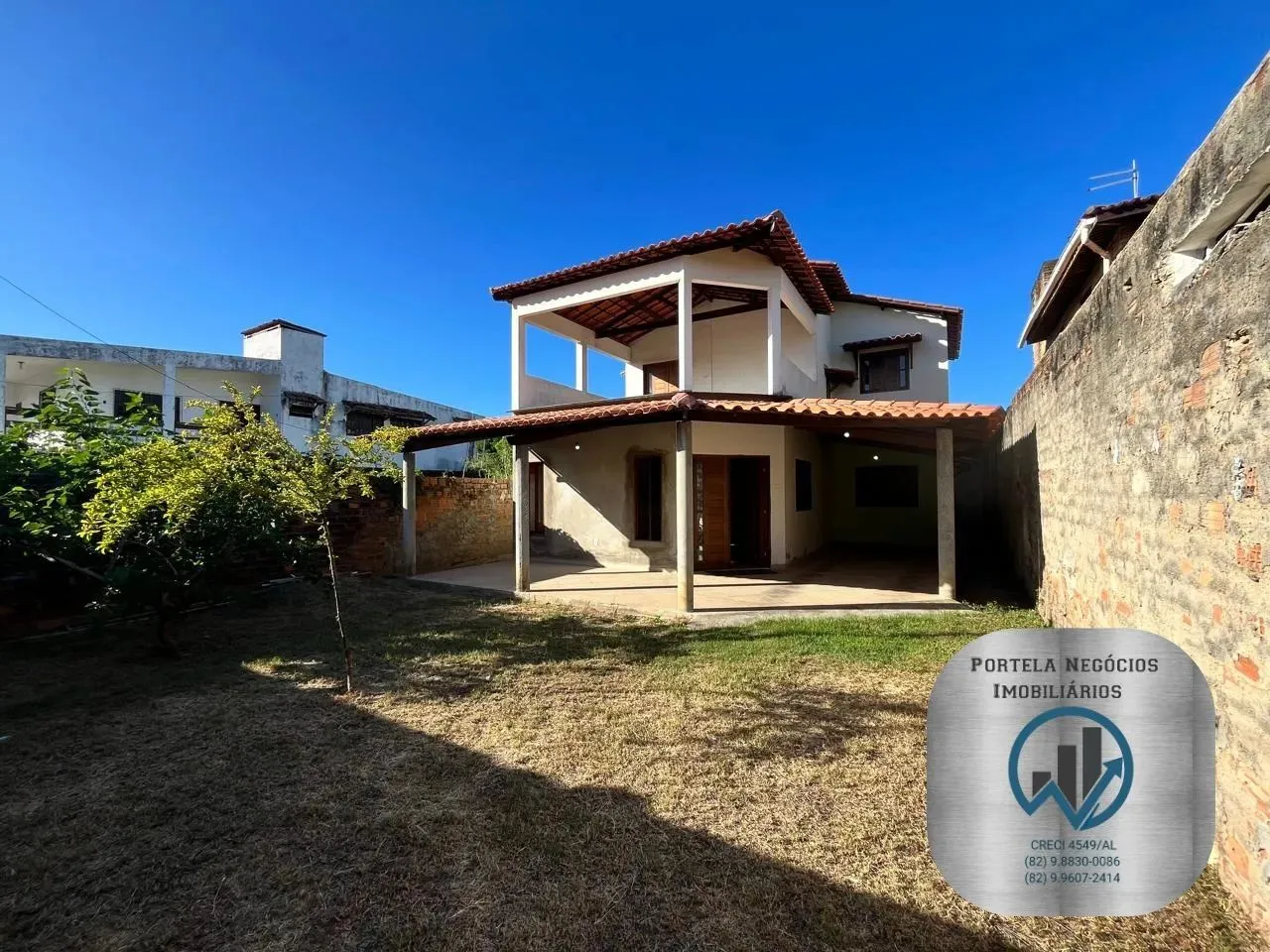 Casa na Barra Nova, 4/4, 2 suítes, ótima área de terreno, 2 vagas.