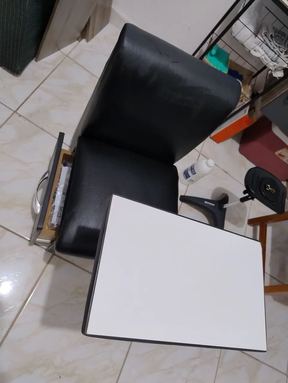 Cadeira de Escritório Preta com Gaveta - Foto 3