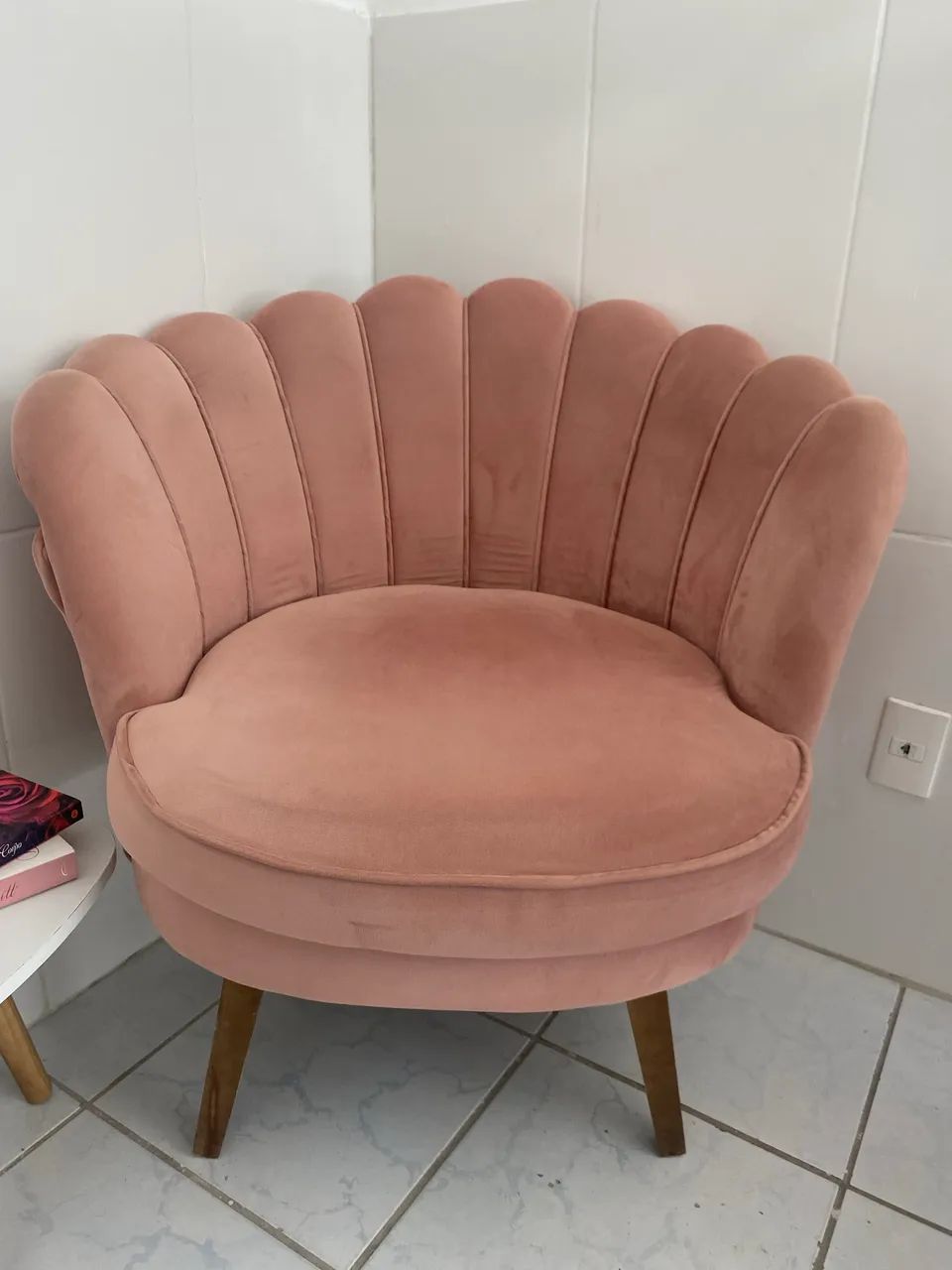 Poltrona rosê suedi 