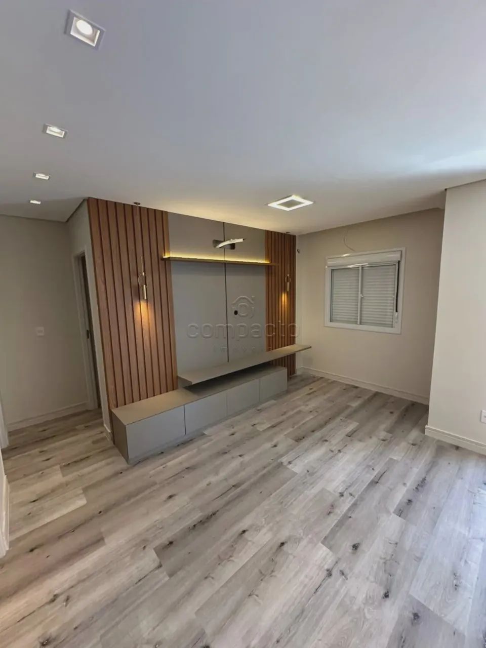 Apartamento com 2 quartos (próximo a Rua Coronel Spinola)
