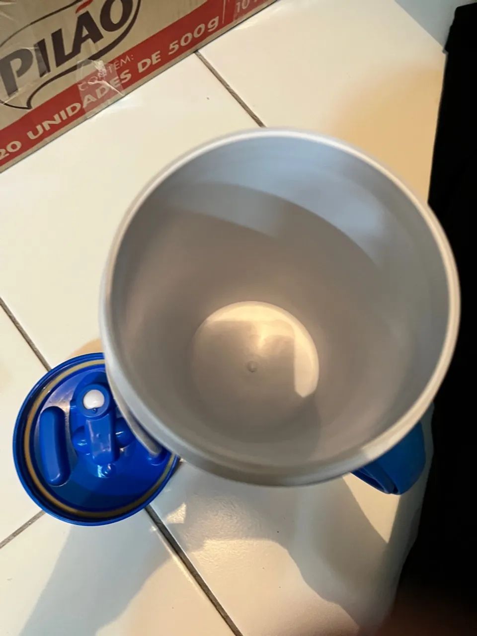 Copo de Plástico com Tampa  e Alça  marca mor ! Térmica de 2,5 l