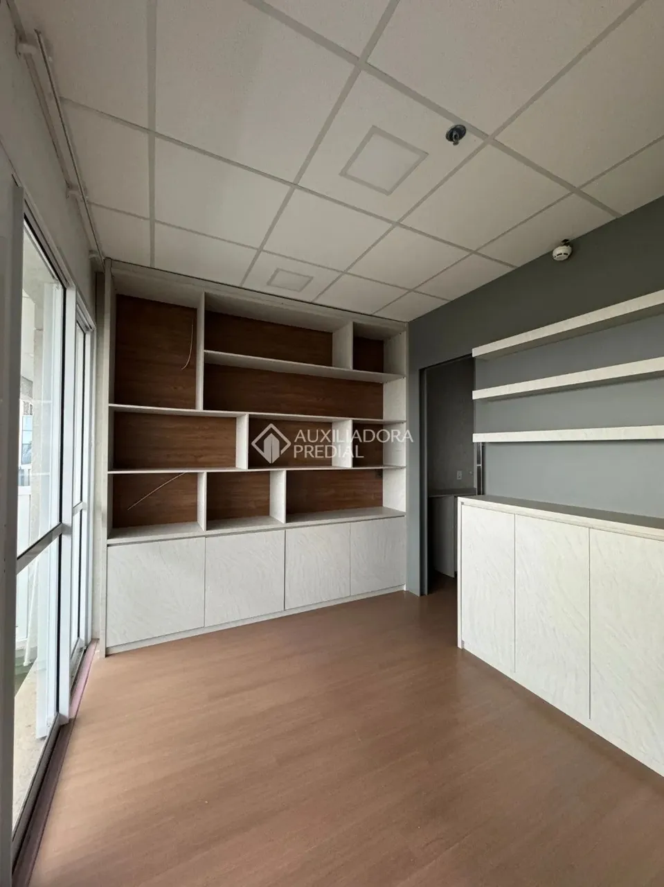 SALA COMERCIAL TRILOGY COM SACADA, REFORMADA