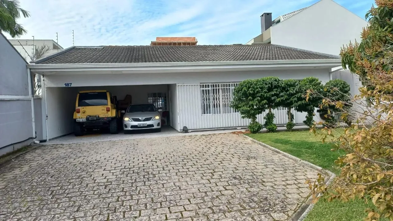 Casa para Venda em Curitiba, Uberaba, 3 dormitórios, 1 suíte, 3 banheiros, 2 vagas