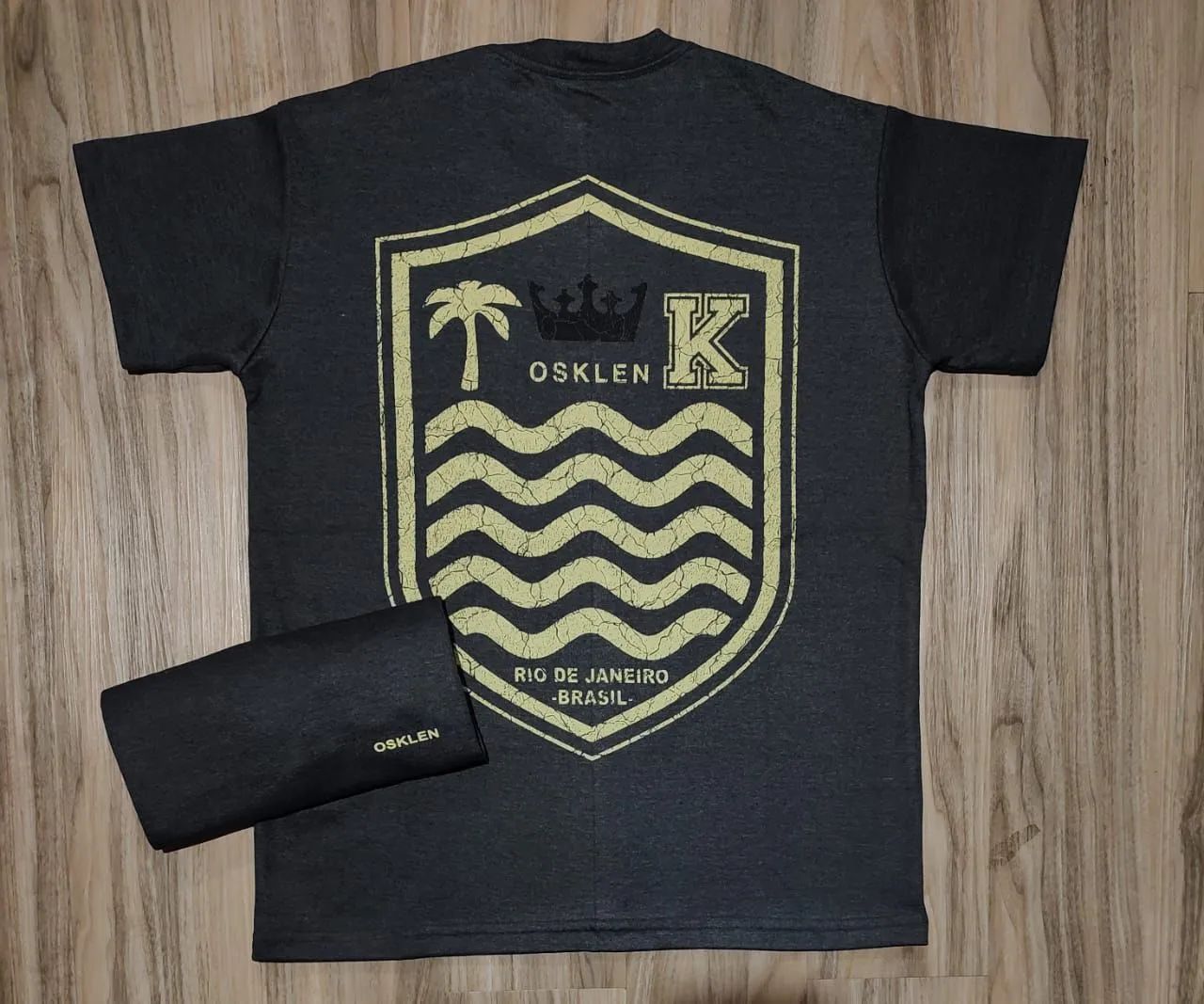 Camiseta Preta com Estampa de Palmeira - Foto 5