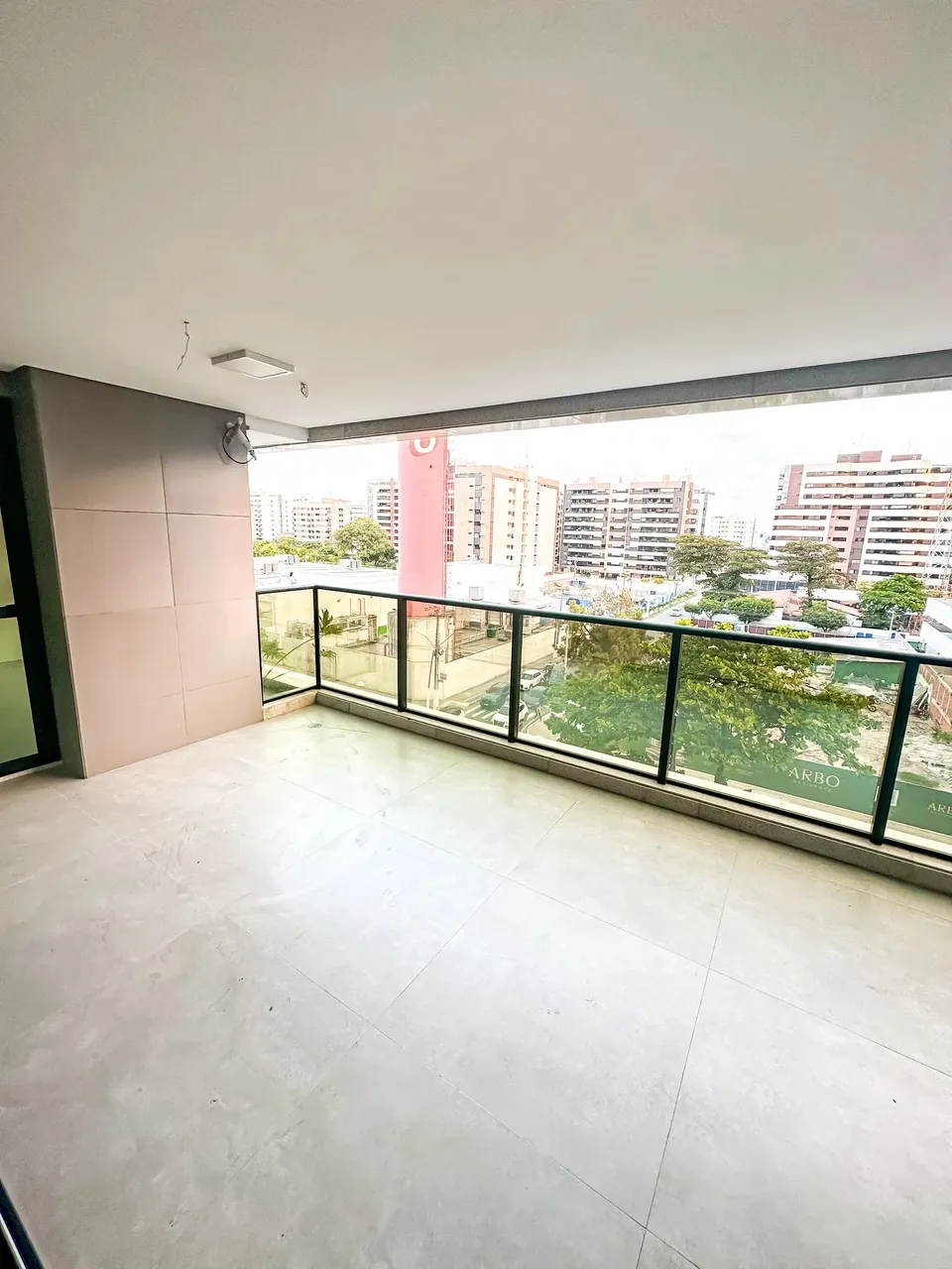 Imóvel para venda possui 227 metros em Ponta Verde - Maceió - AL