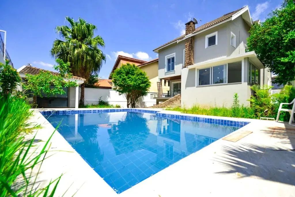 Casa à venda e para alugar em Santana de Parnaíba, Alphaville, com 3 suítes, com 351.45 m²