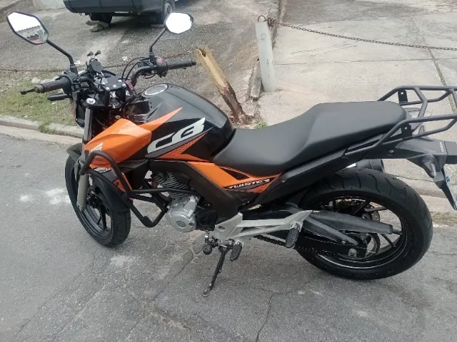 Moto muito nova.