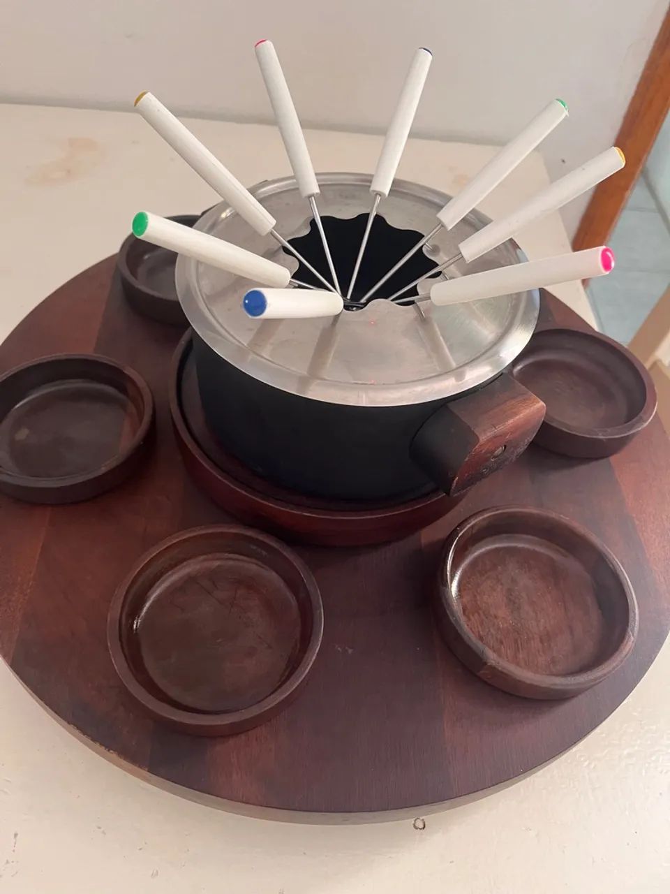 Conjunto de Fondue com 8 Garfos e Bandeja de Madeira - Foto 6