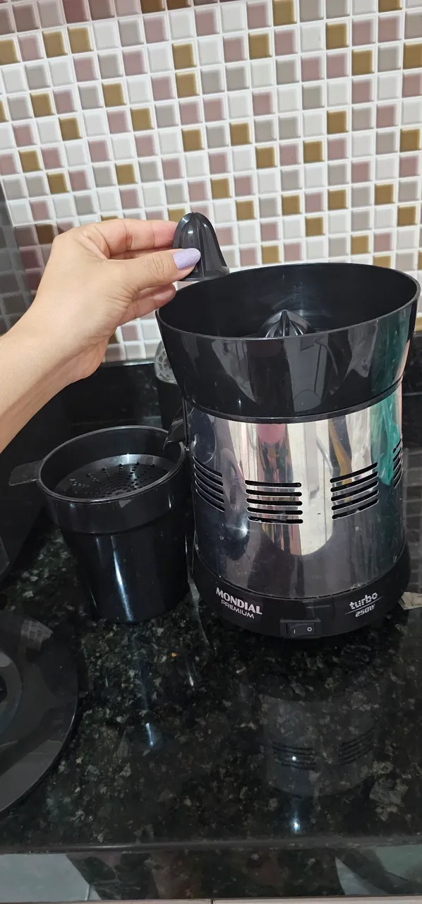 Espremedor de Frutas Mondial Premium Turbo 250W