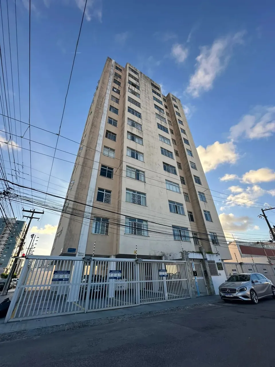 Apartamento à venda no condomínio Simone Beatriz, Bairro Suíça