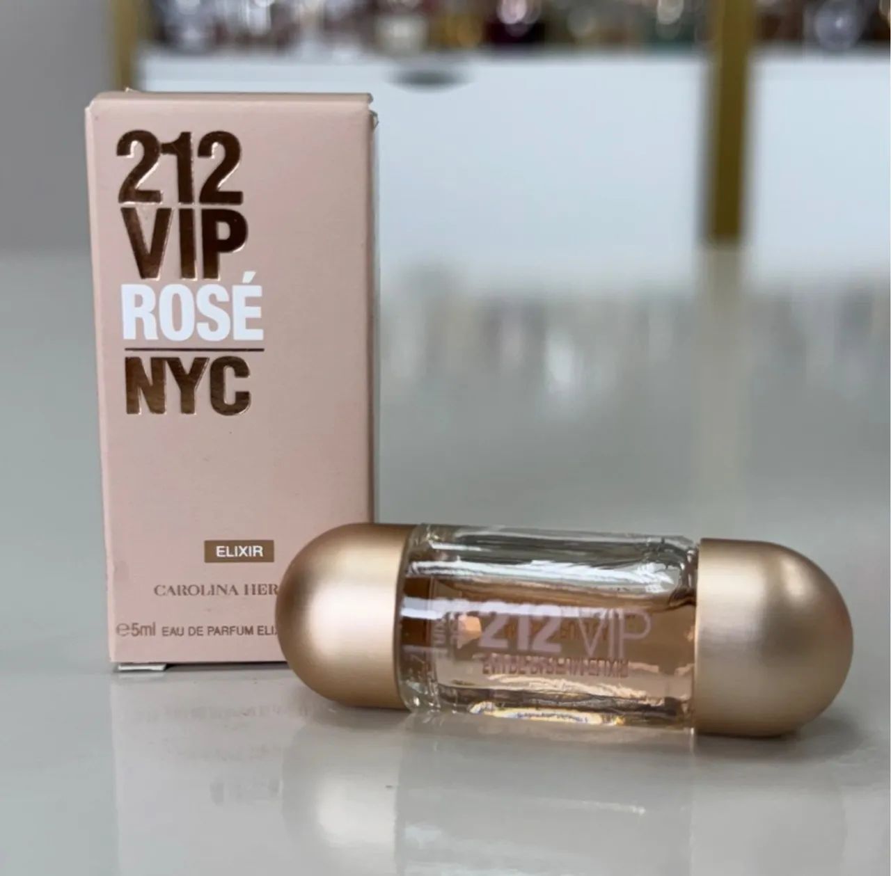 Perfume Feminino 212 VIP Rose Carolina Herrera 5ml Beleza e