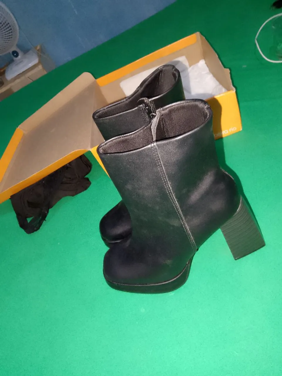 Bota preta salto bloco