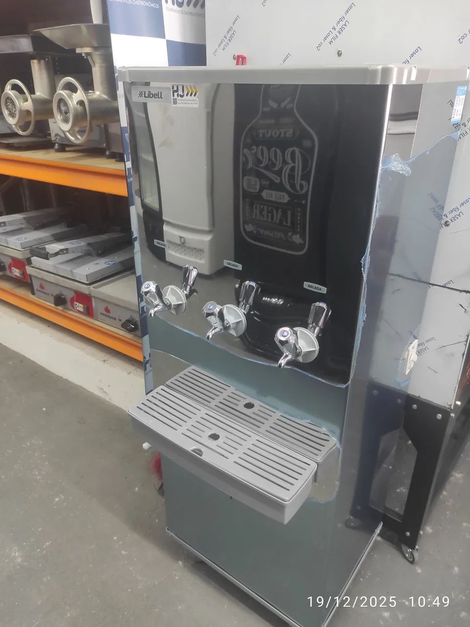 Bh Bebedouro industrial 50 litros 3 torneiras 
