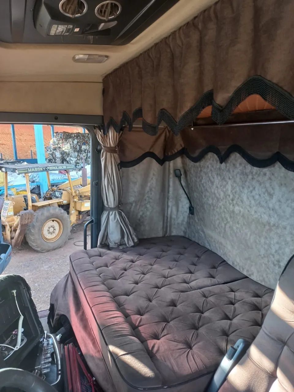 Scania R400 no Roll On Grimaldi - Foto 4