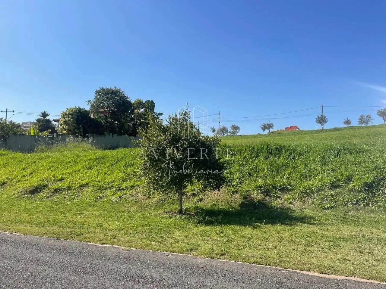Lote / Terreno em Condomínio Village Araçoiaba - Araçoiaba da Serra