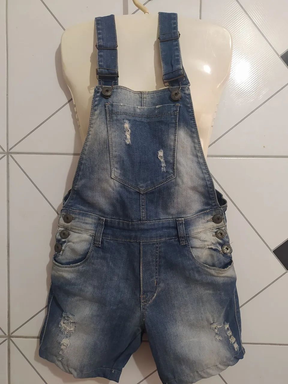 Macacão Jeans Shorts Feminino Destroyed