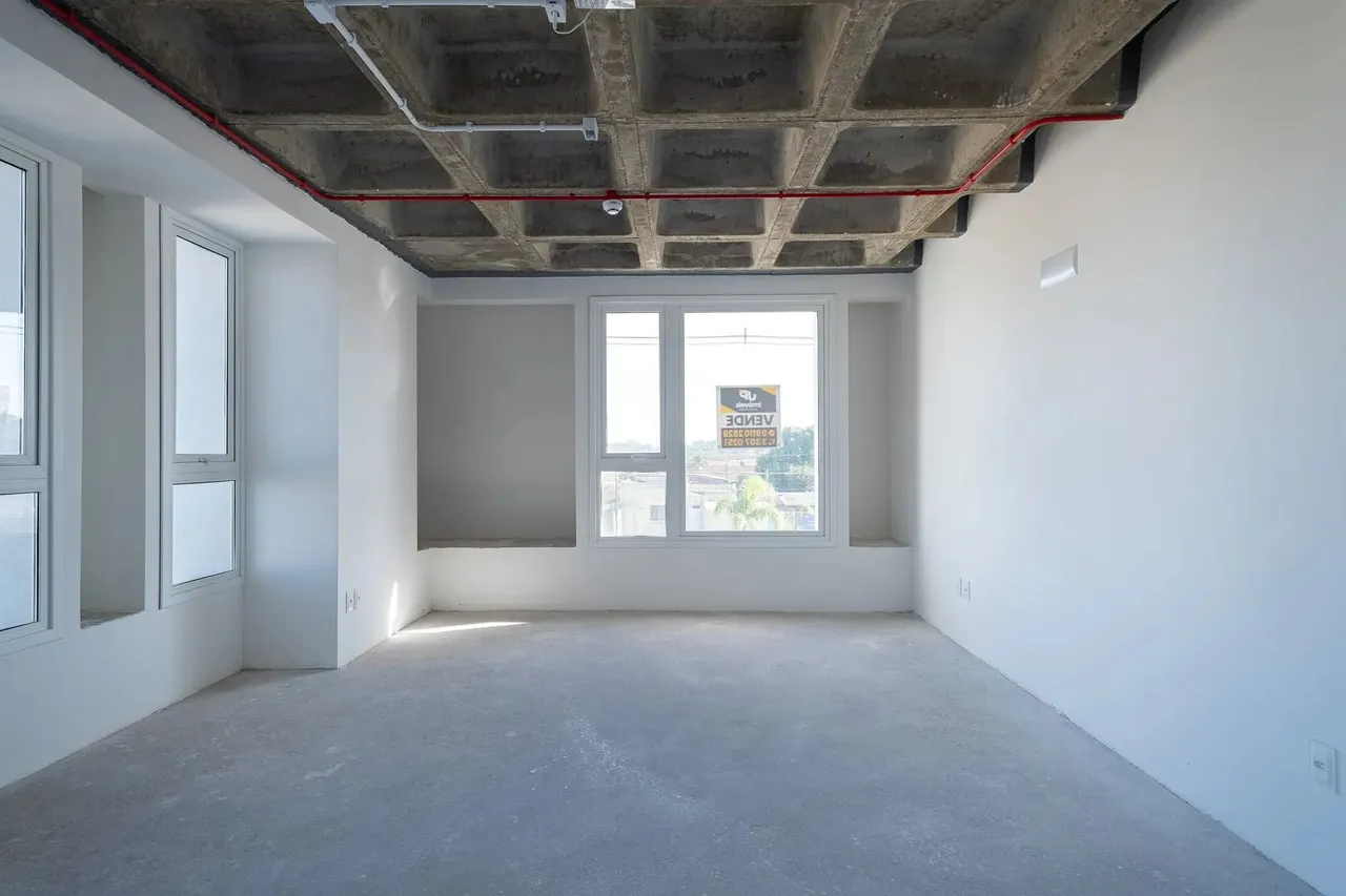 Sala comercial à venda e para aluguel no Bairro Quartier em Pelotas RS, com excelente loca