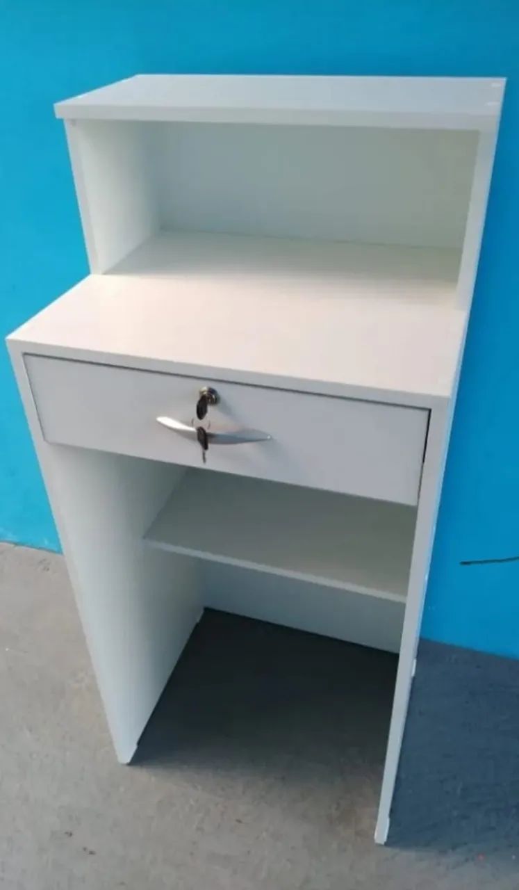 Escrivaninha/ balcão recepção...novíssimo!!!