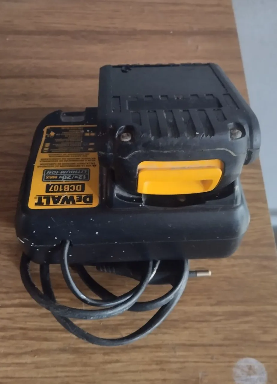 Carregador de Bateria Dewalt DCB107 12v/20v Max