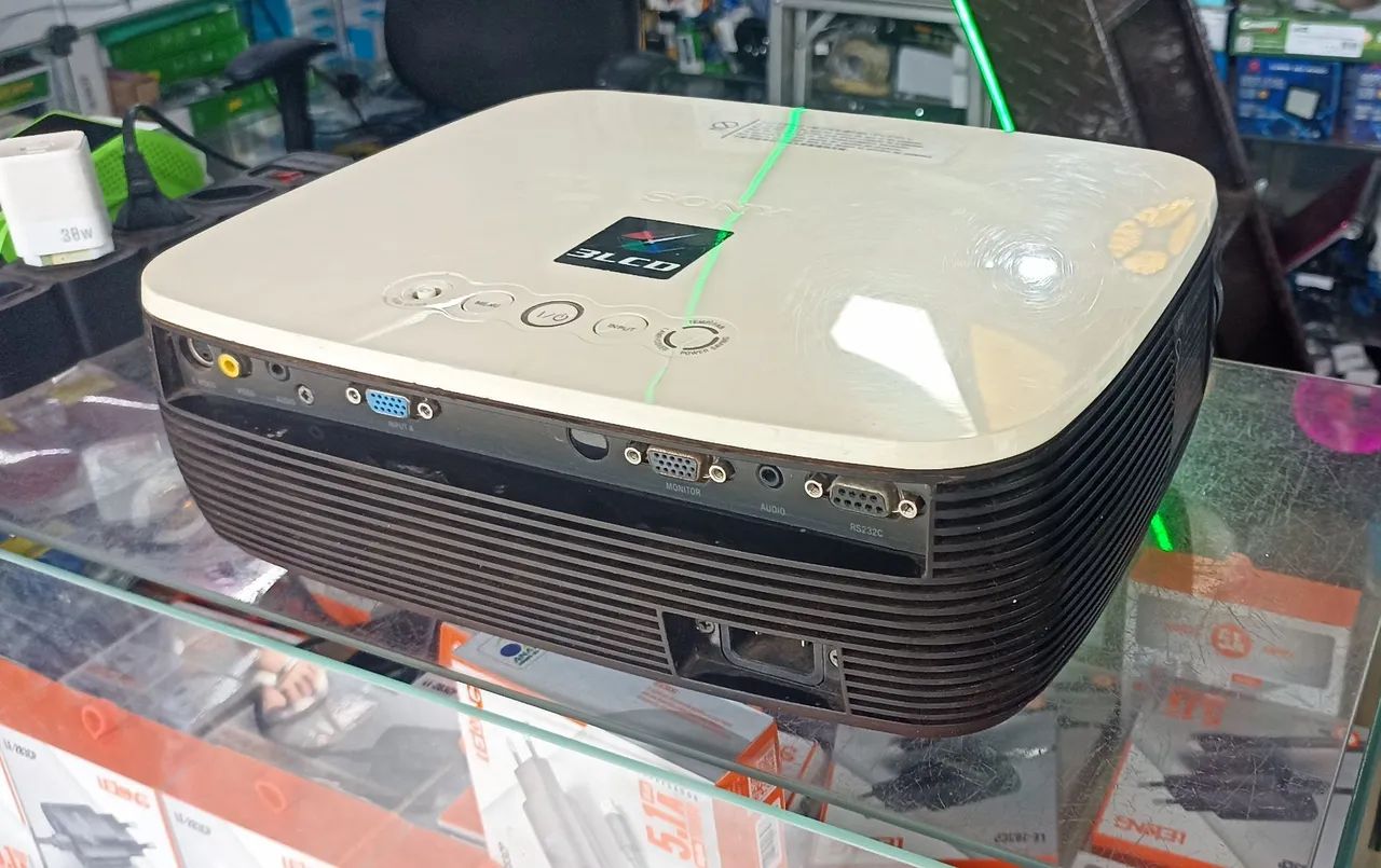Projetor Sony - SVGA - VP-LB3 usado (Honestidade e Qualidade Distribuidora JK Eletrônicos) - Foto 3