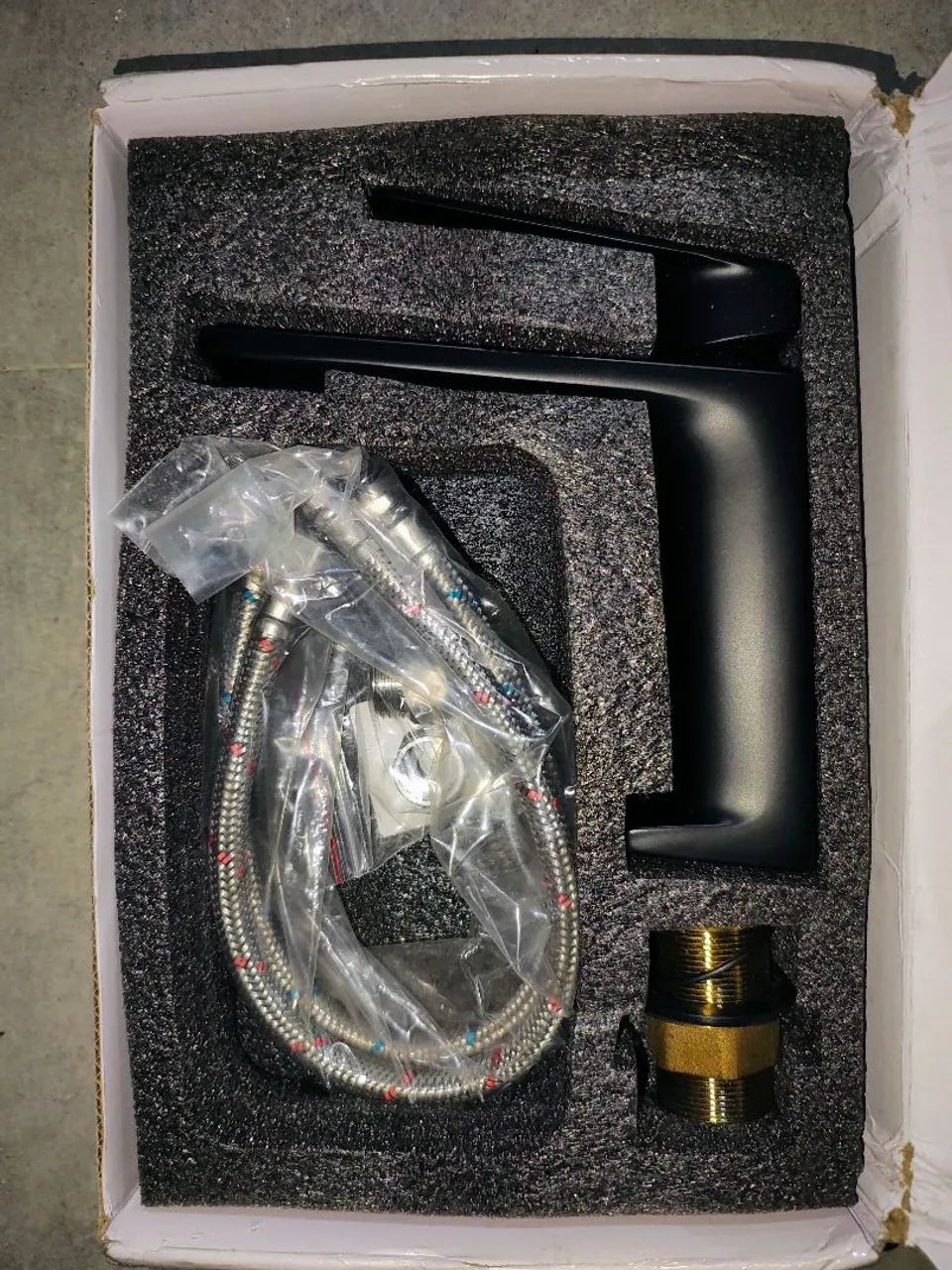 Single-handle faucet64728432156418120