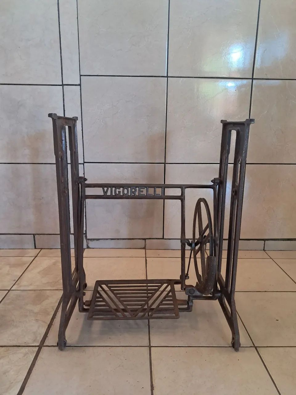 BASE DE MAQUIMA DE COSTURA ANTIGA - Foto 3