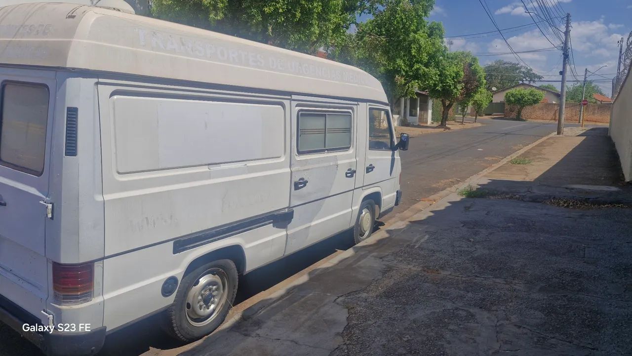 Mercedes-Benz Furgão em excelente estado  - Foto 9