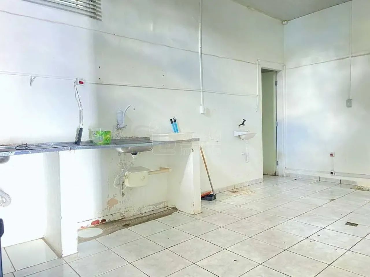 Locação de Comercial / Salão na cidade de Araraquara - Foto 6