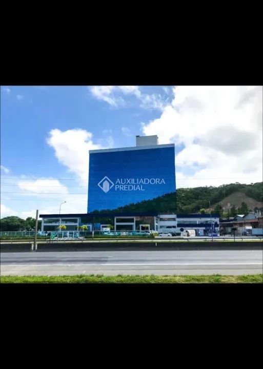 SALAS EM CENTRO EMPRESARIAL PARA LOCAÇÃO Camboriú / Balneário Camboriú-SC ? Frente BR - Foto 3
