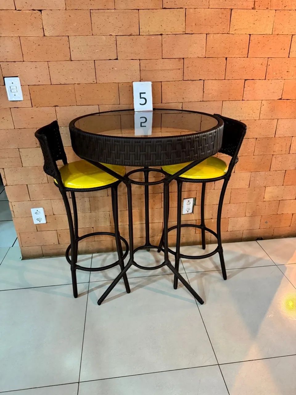 Conjunto de bistrô + 2 banquetas novas - Foto 3