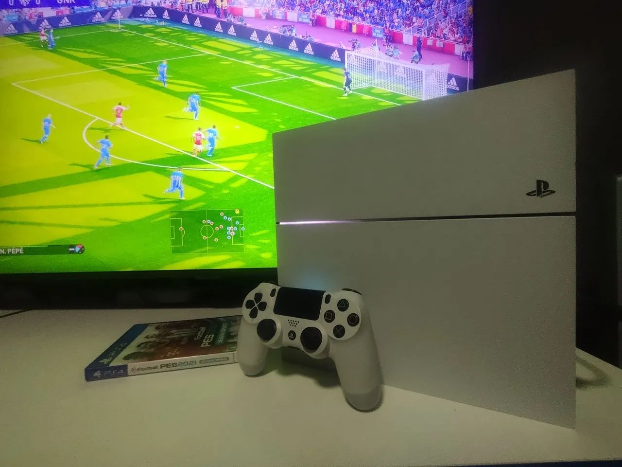 PS4 FAT GLACIAL WHITE 500 GB WITH 2 CONTROLLERS64717108162306123