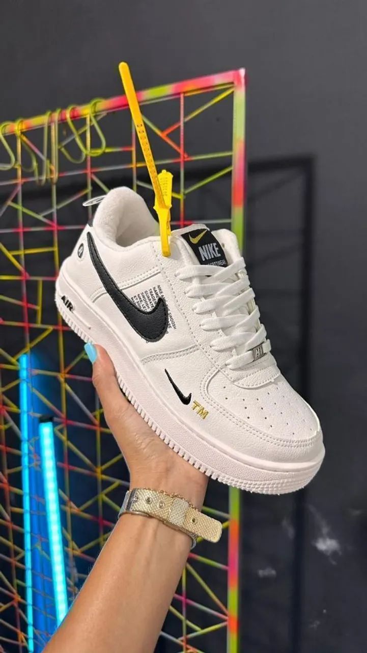 Nike Air Force - com Detalhes - Foto 2