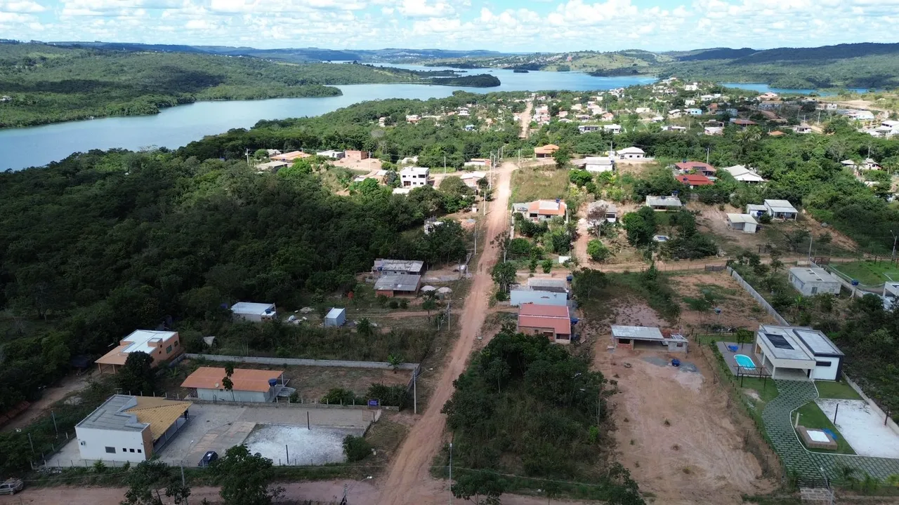 Casa em Condomínio Fechado - Lago Corumbá Leia a Descrição